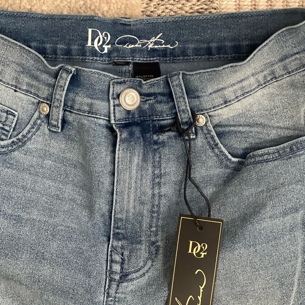 NWTS DG2 by Diane Gilman Any 3/$28 w/$4.99 ship  Floral Embroidered Cropped Jean - Picture 14 of 15